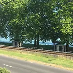 Kertbol A Balatonra Apartment Révfülöp
