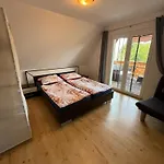 Kertbol A Balatonra Apartment