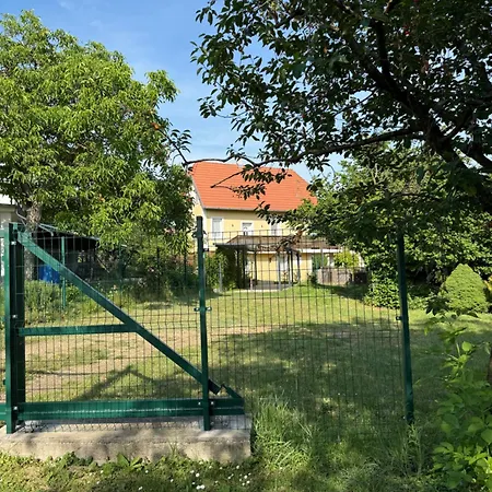Kertbol A Balatonra דירה *