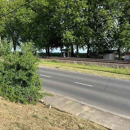 Kertbol A Balatonra شقة Révfülöp