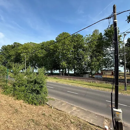 Kertbol A Balatonra