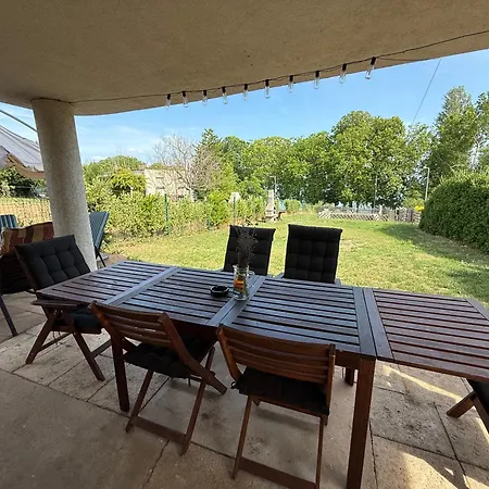 Apartamento Kertbol A Balatonra Révfülöp