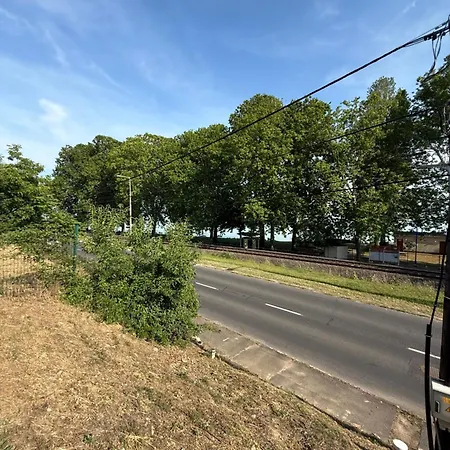 Kertbol A Balatonra דירה