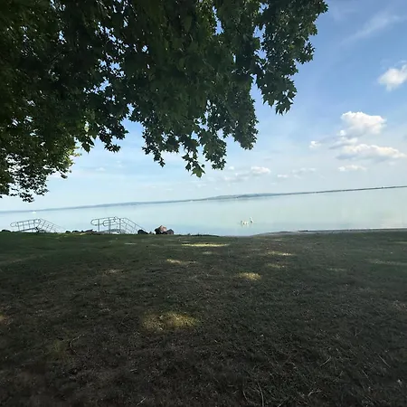 Kertbol A Balatonra דירה רבפולופ