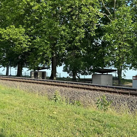 別荘 Kertbol A Balatonra *