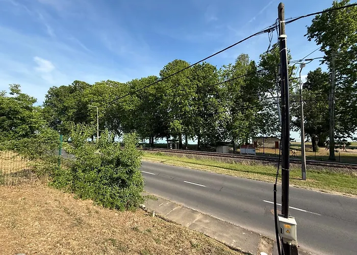 Kertbol A Balatonra