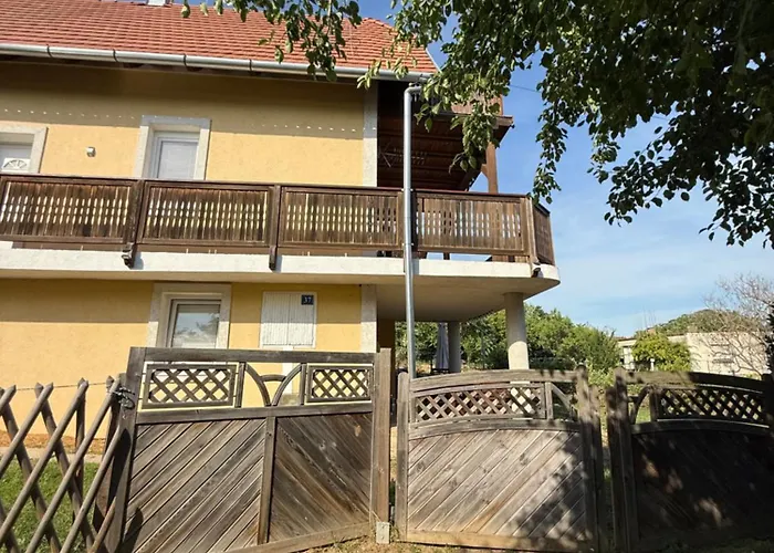 Kertbol A Balatonra דירה *